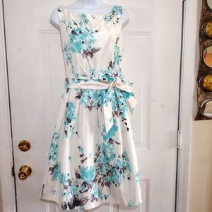 Jessica Howard White/Green Floral Sleeveless Dress. Size 14. NWOT